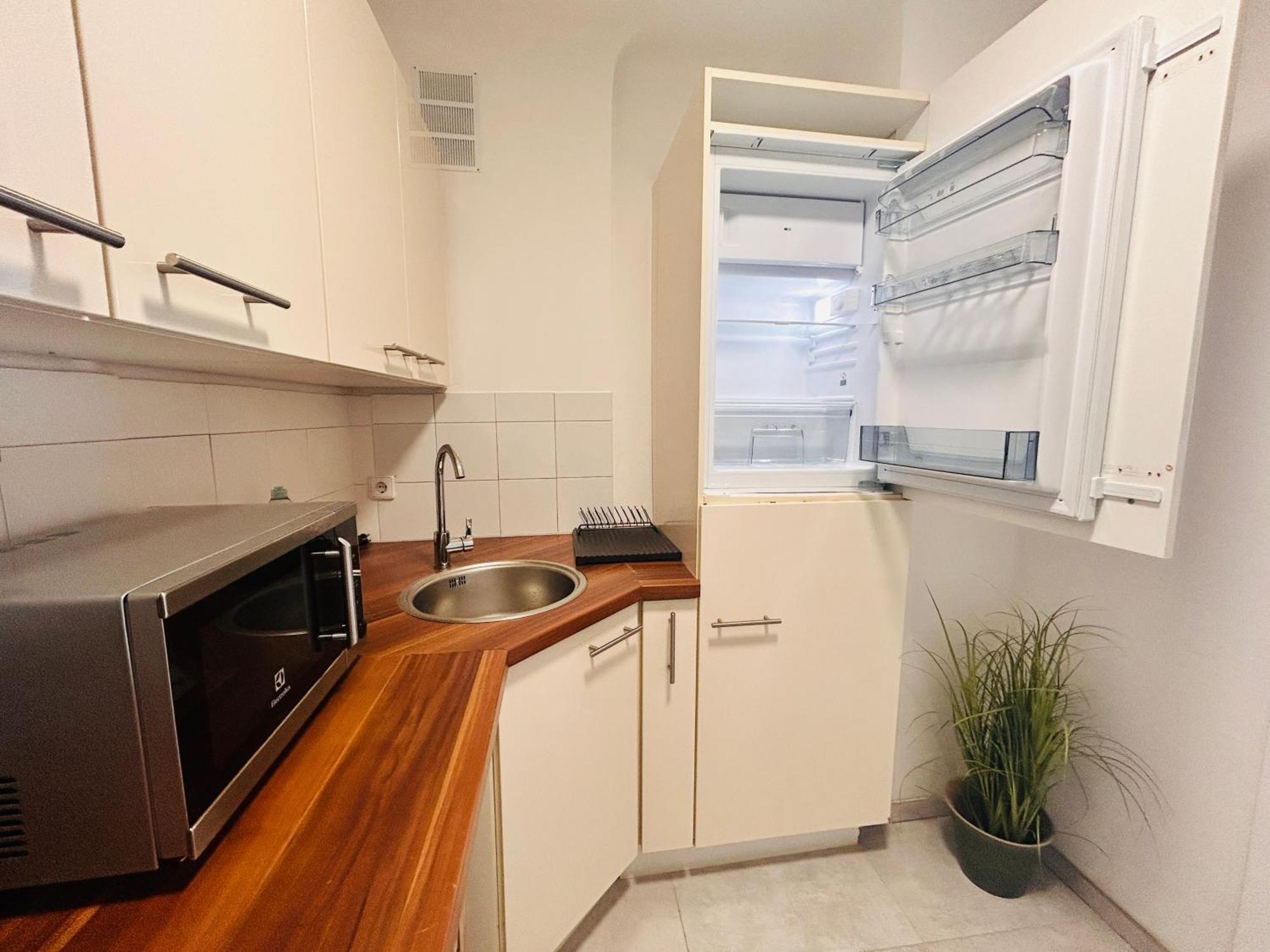 Gemuetliche Wohnung Naehe Hauptbahnhof Und Zentrum Vienna Luaran gambar